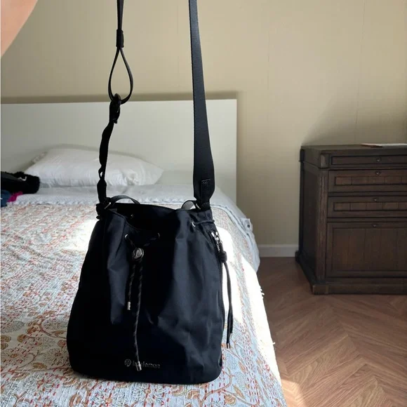 lululemon athletica Black Crossbody Drawstring Bucket Bag - Picture 3 of 6
